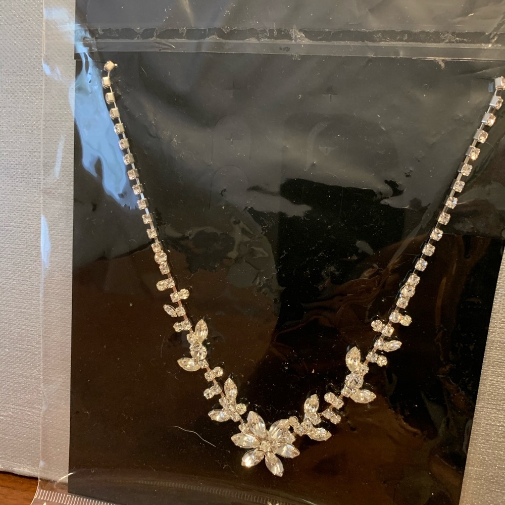 Floral necklace